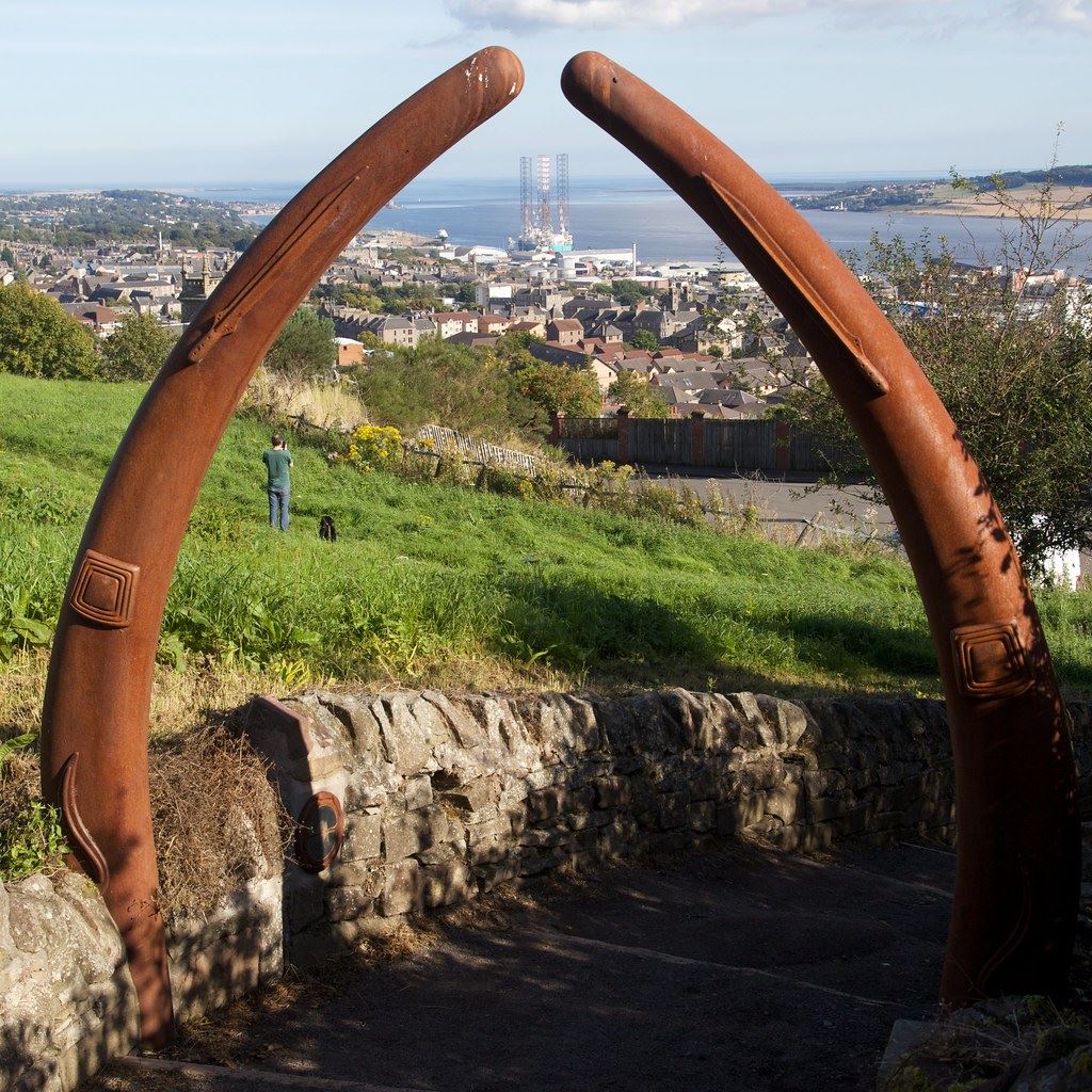 Dundee Law