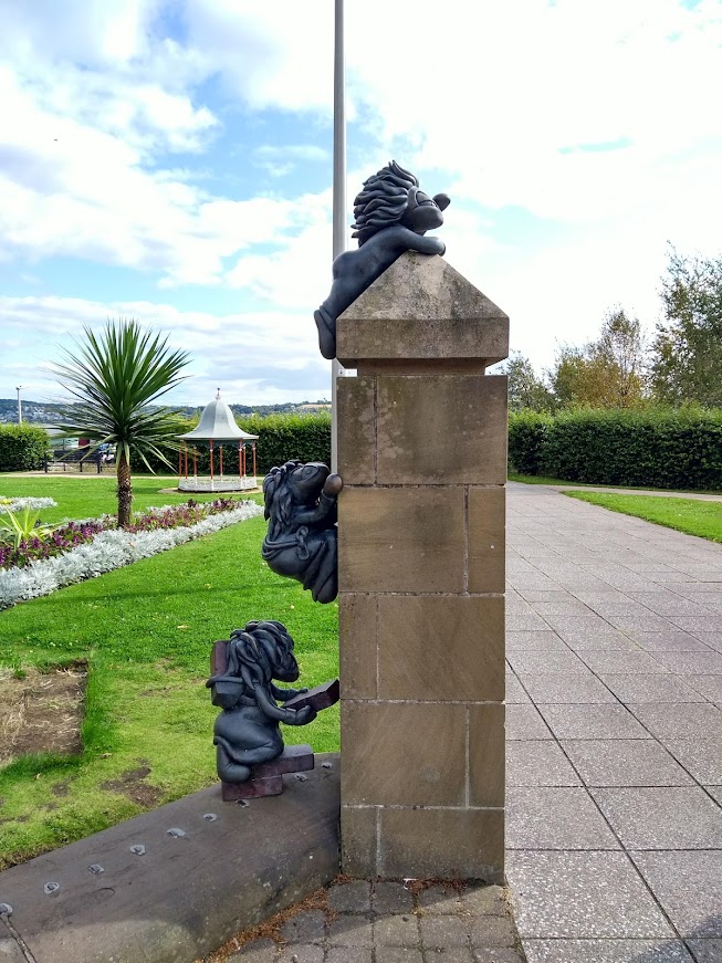 Lemmings Statue
