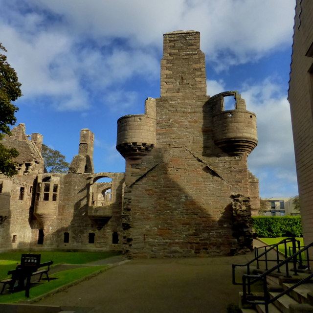 Bishop's & Earl's Palaces